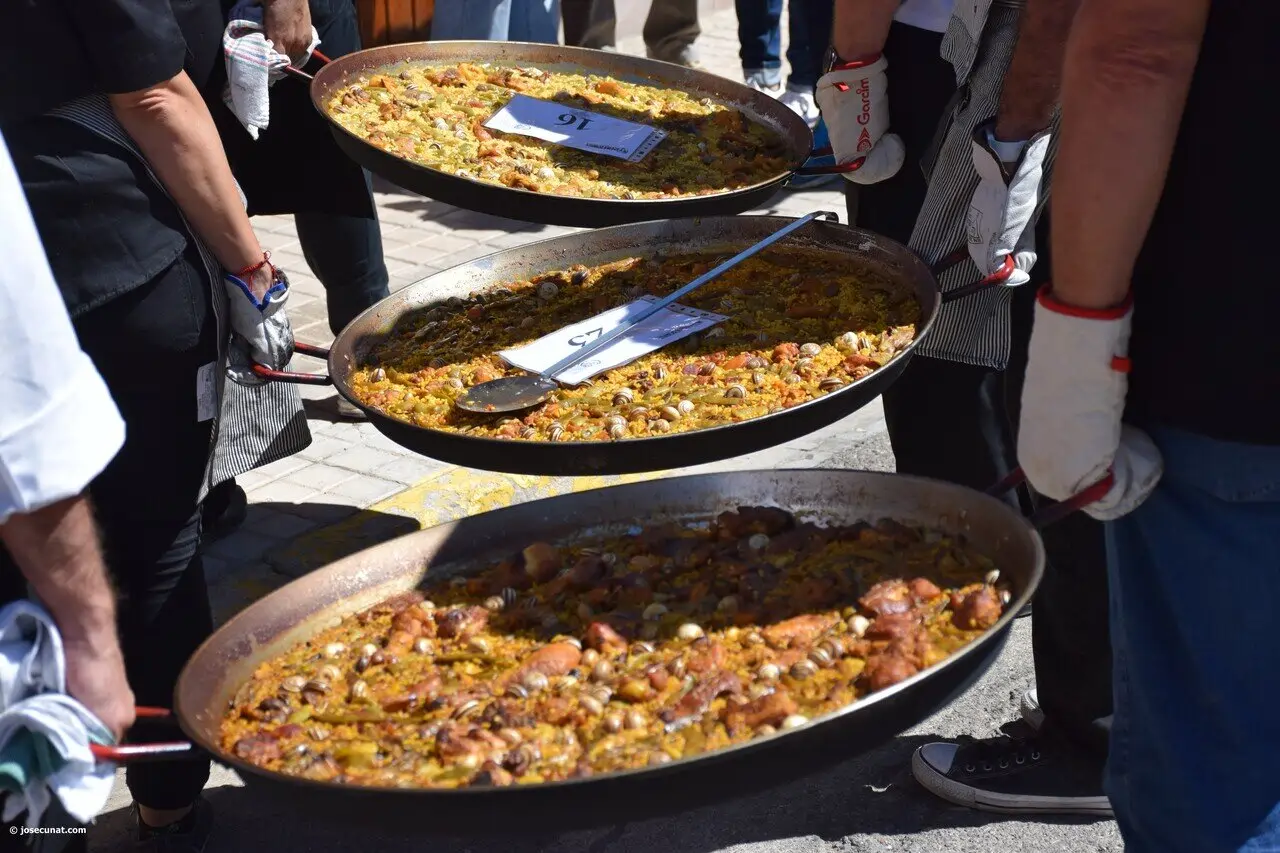 team building paella